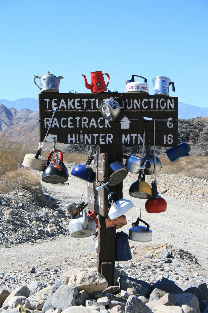 20081022 death valley 061.jpg - Death Valley - Teakettle Junction